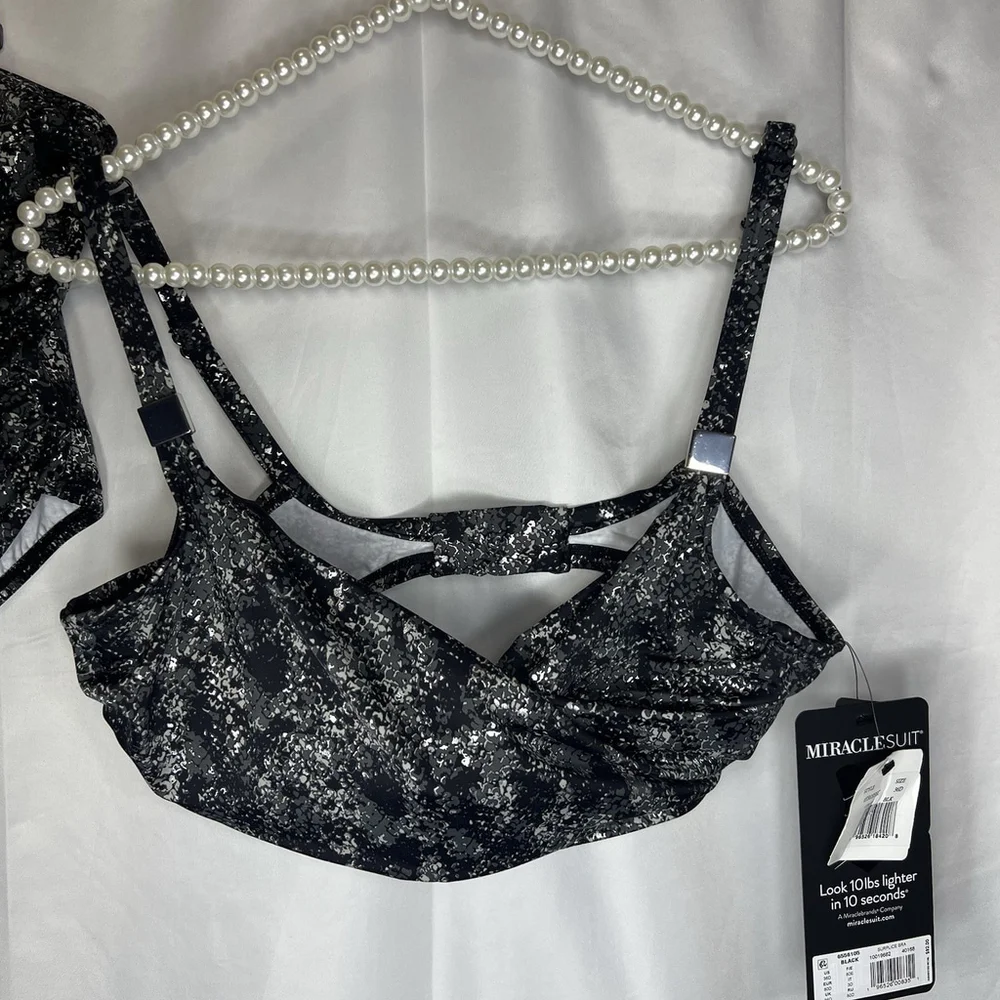 Miraclesuit Surplice Top 36D Bottom Sz 16 in Dragonstone Beach Pool Vacation